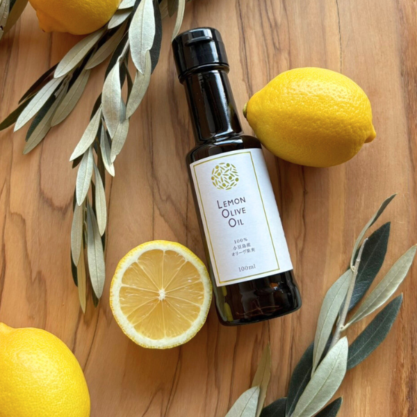 小豆島の手摘みオリーブと国産レモン皮のオリーブオイル｜爽やかなレモン香る料理用オイル